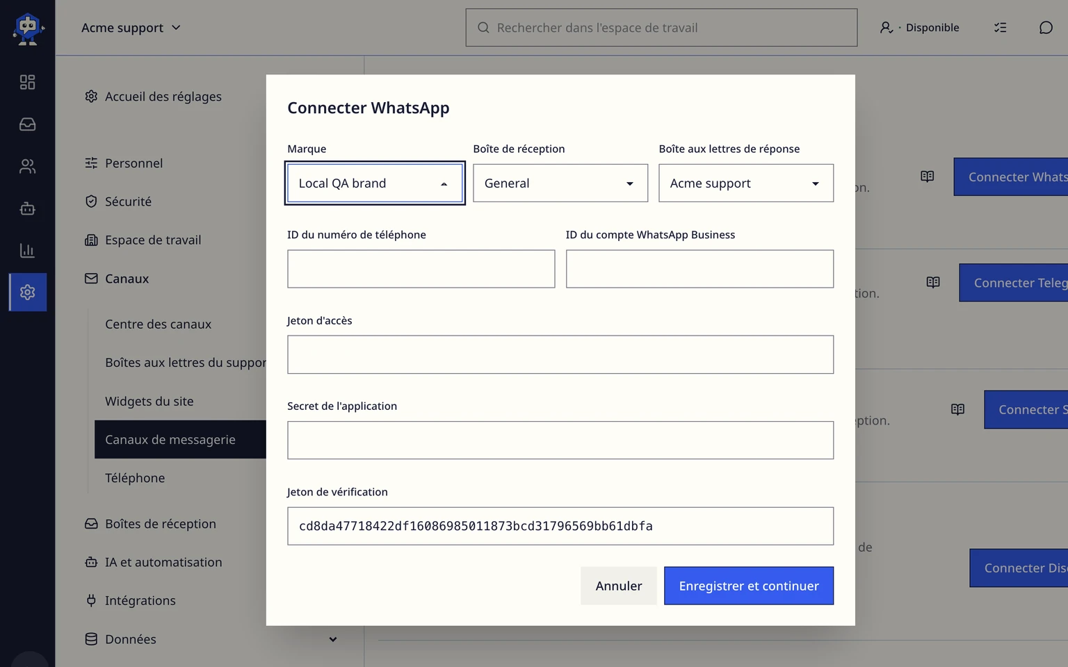 Connecter un canal d'assistance WhatsApp: Enregistrer la connexion WhatsApp, 3. Saisissez l'ID du numéro de téléphone, l'ID du compte WhatsApp Business, le jeton d'accès et le secret d'application.