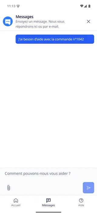 Écran de conversation du SDK Android natif DobroDesk avec un message client localisé, un champ de saisie et une navigation inférieure