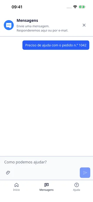 Tela de conversa do SDK nativo do iOS da DobroDesk com uma mensagem do cliente, campo de entrada e navegação inferior